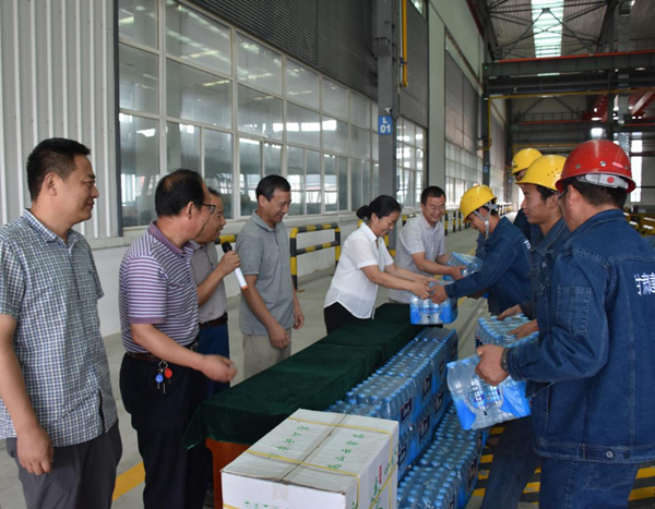 把“清涼”送到一線，讓關(guān)懷無(wú)處不在